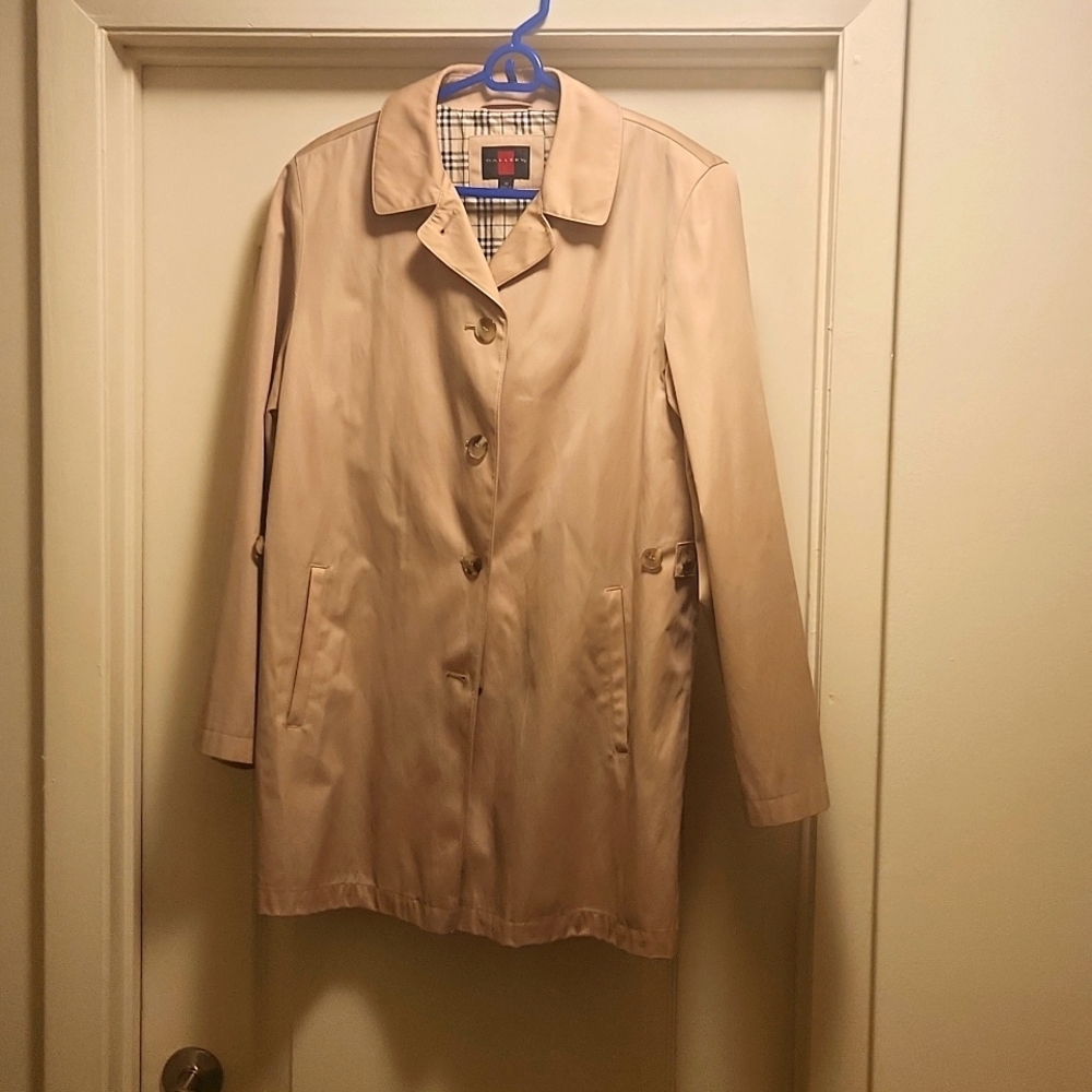 Pre-loved Gallery Women's Raincoat Size  M